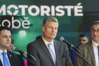 Jsou nebezpeční. Expremiér Fiala drsně varoval pře...